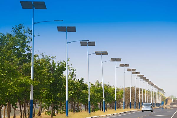 5 Reasons Why Solar Street Lights Are the Future of Outdoor Lighting